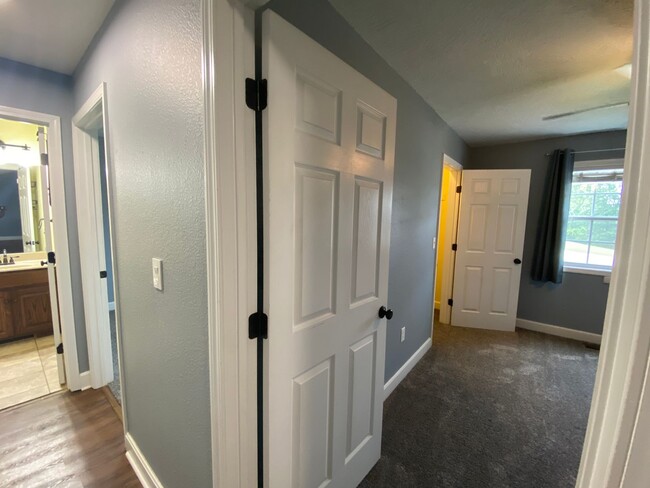 Building Photo - Your Dream Rental Awaits in Osage Hills – ...