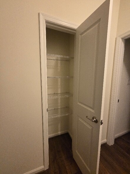 Building Photo - 7735 Duncannon Ln