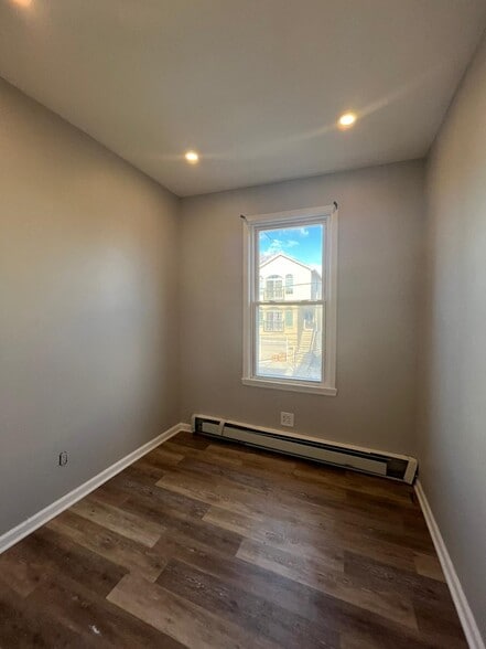 Building Photo - 91 W 20th St