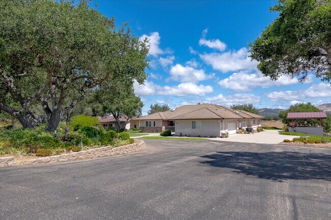 Building Photo - Private Gated Mini-Ranch • 7+ Acres • Luxury Country Living • Indoor Pool • Horses Welcome