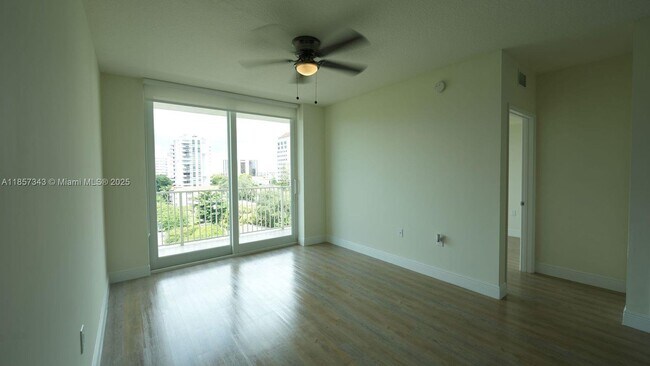 Building Photo - 987 SW 37th Ave
