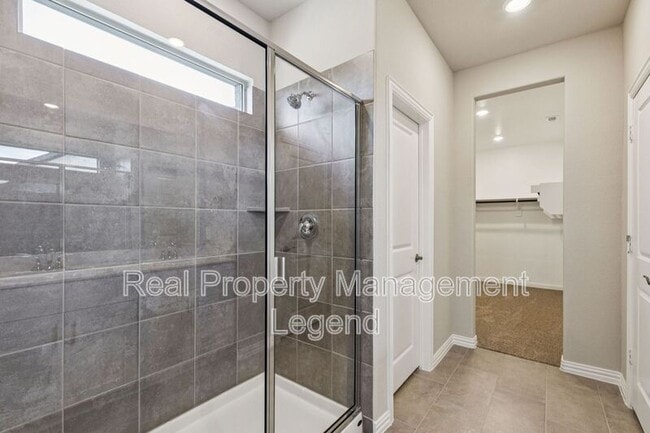 Building Photo - 4018 Sandstone Dr