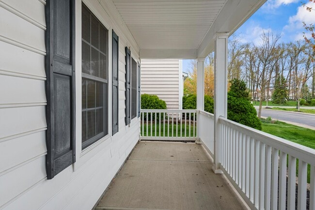 Building Photo - 4035 Redroyal Ave