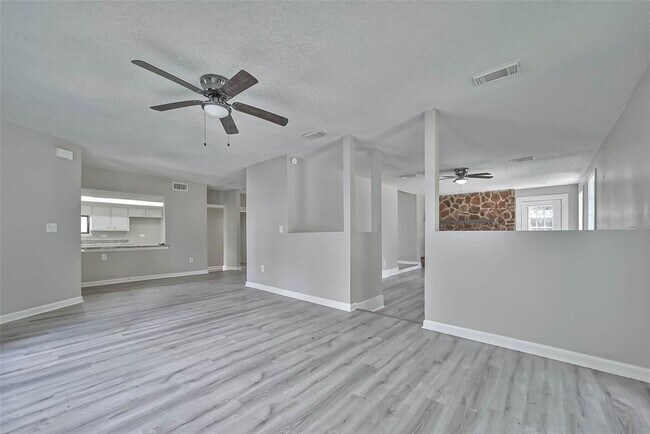 Building Photo - 17805 Villa Way Dr