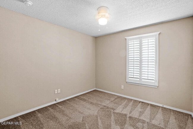 Building Photo - 14041 Sandy Rock Dr