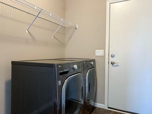 Building Photo - 9626 Sweet Autumn Dr