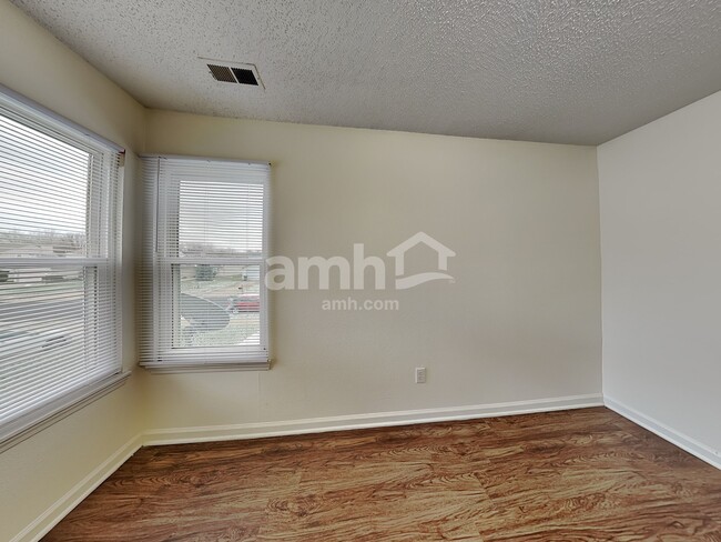 Building Photo - 1676 Sweetwater Ln