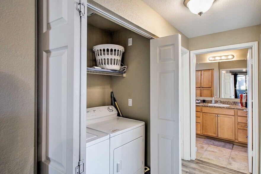 Building Photo - 7009 E Acoma Dr