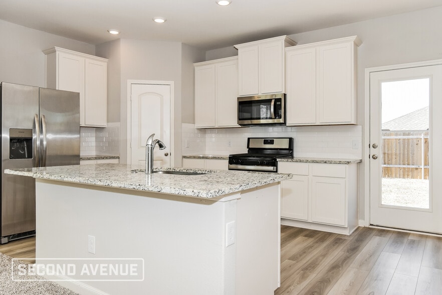 Building Photo - 2005 Erlinda Dr