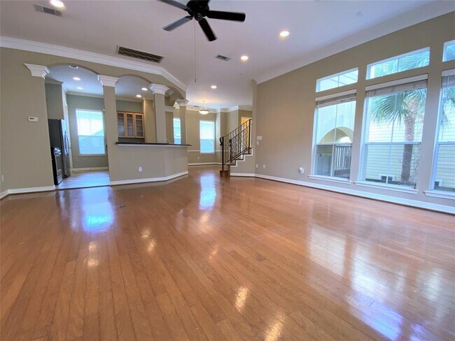 Building Photo - 5314 Blossom St