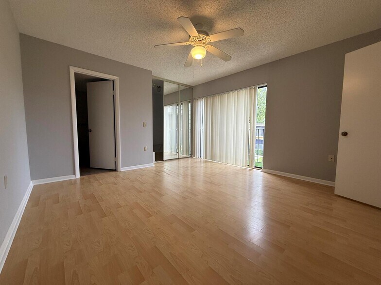 Building Photo - 1603 16th Way