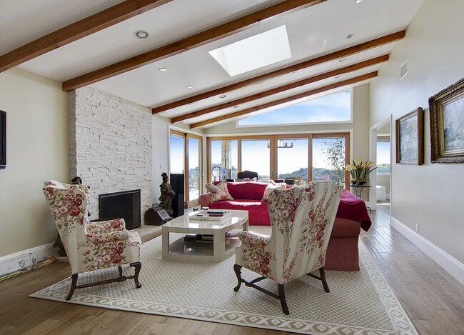 Building Photo - Magnificent views! Completely Private! One...