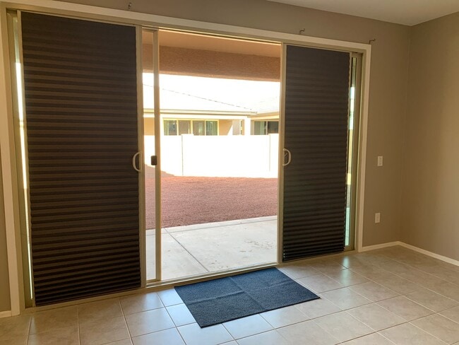Building Photo - 3 Bedroom 2 Bath Home with 2 car garage, only built in 2020