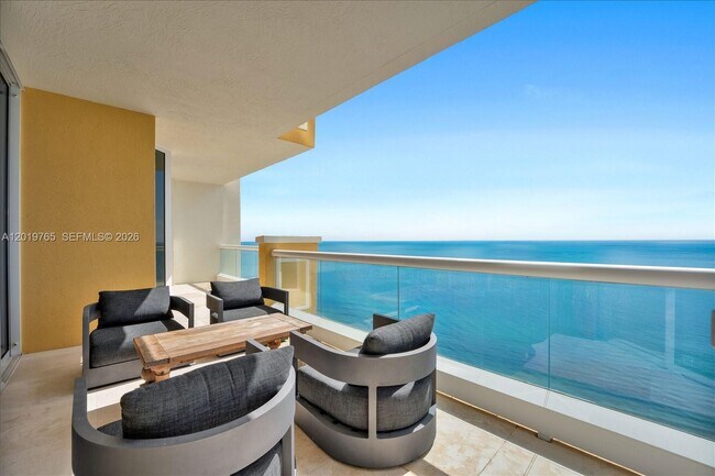 Building Photo - 17875 Collins Ave