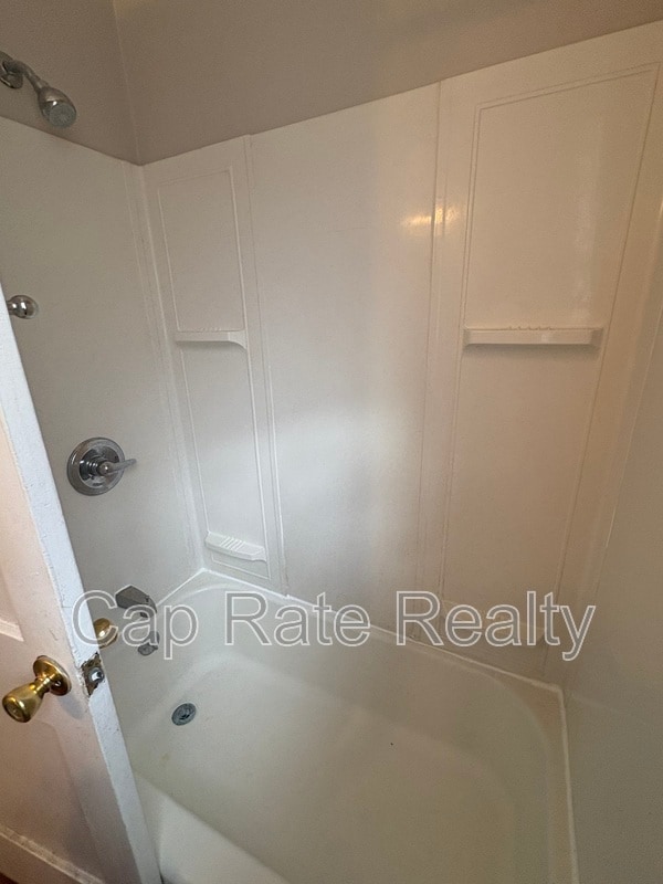 Building Photo - 1042 Loretta Ave