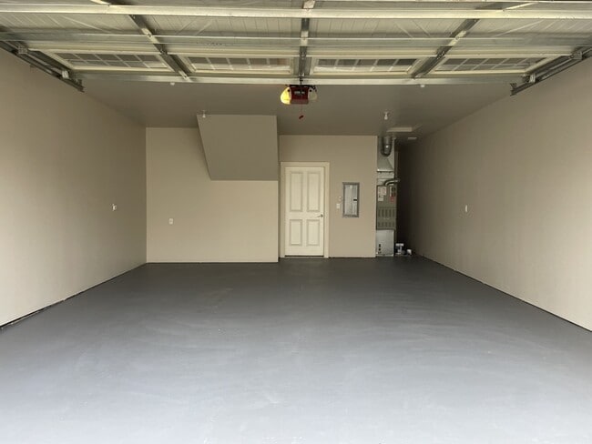 Building Photo - 1468 Foxtail St