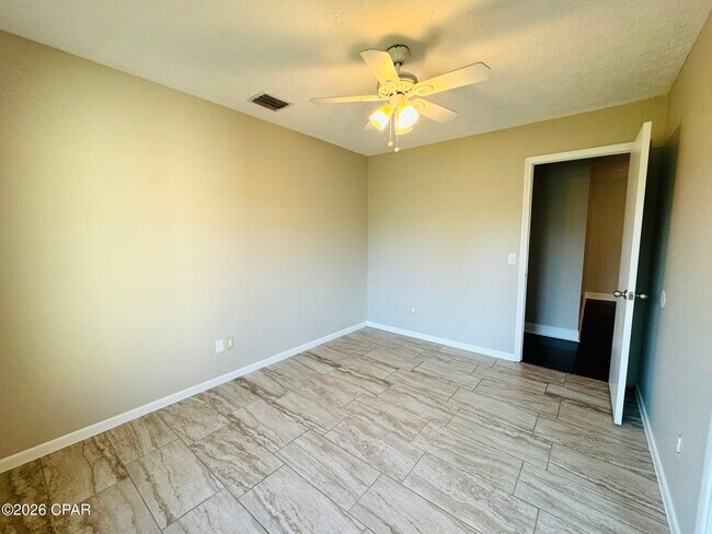 Building Photo - 130 Derby Woods Dr