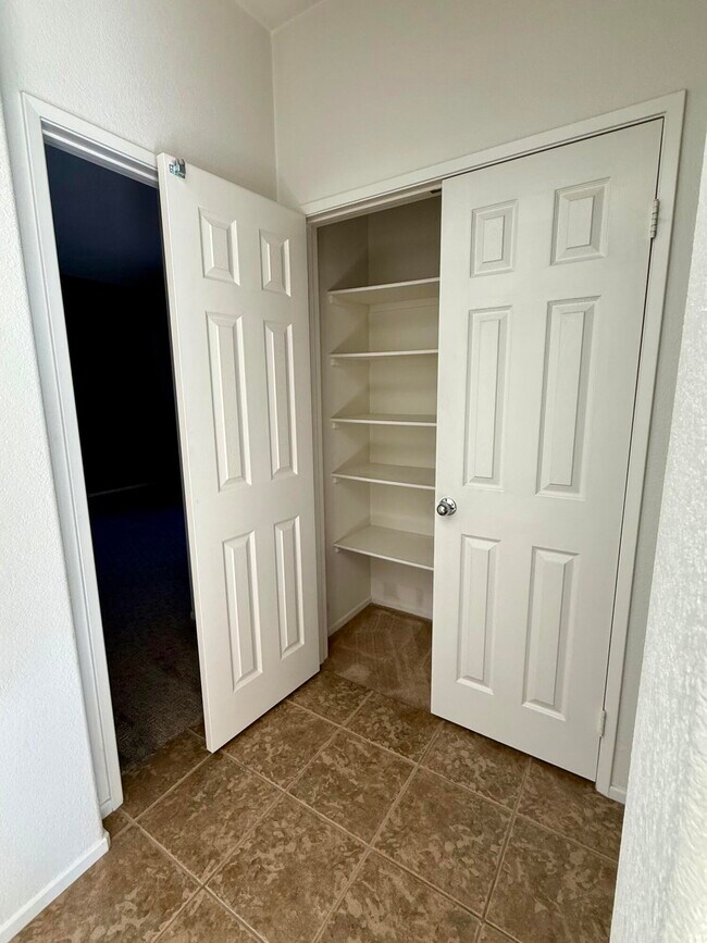 Building Photo - 1122 Oro Ridge