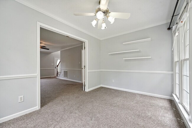Building Photo - 223 Wintergreen Dr