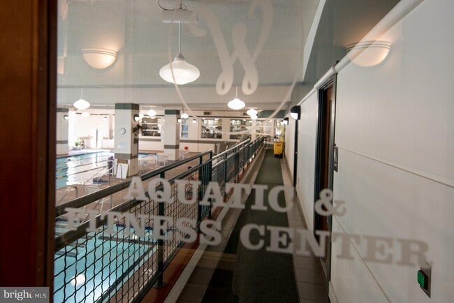 Building Photo - 307 Yoakum Pkwy