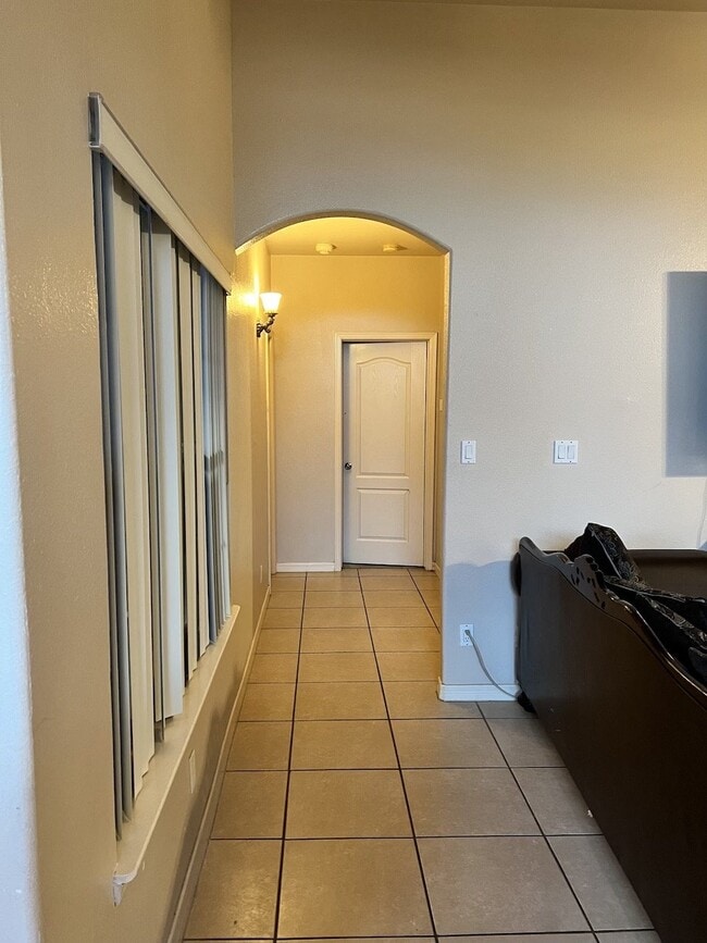 Building Photo - 1031 Los Moros Dr