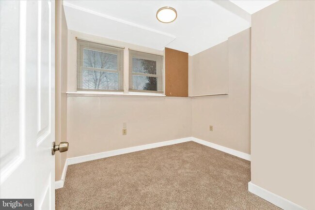 Building Photo - 7167 Glenmeadow Ct