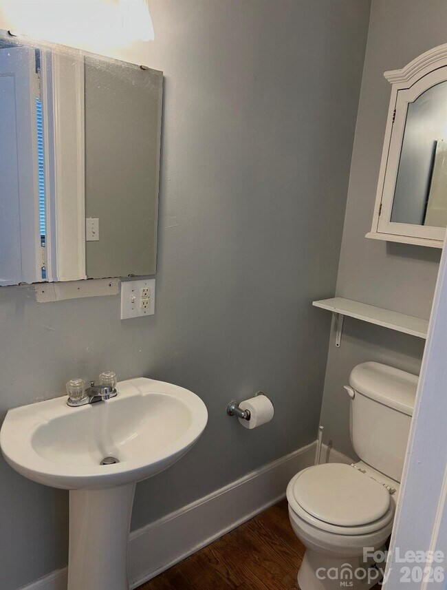 Building Photo - 412 E Horah St