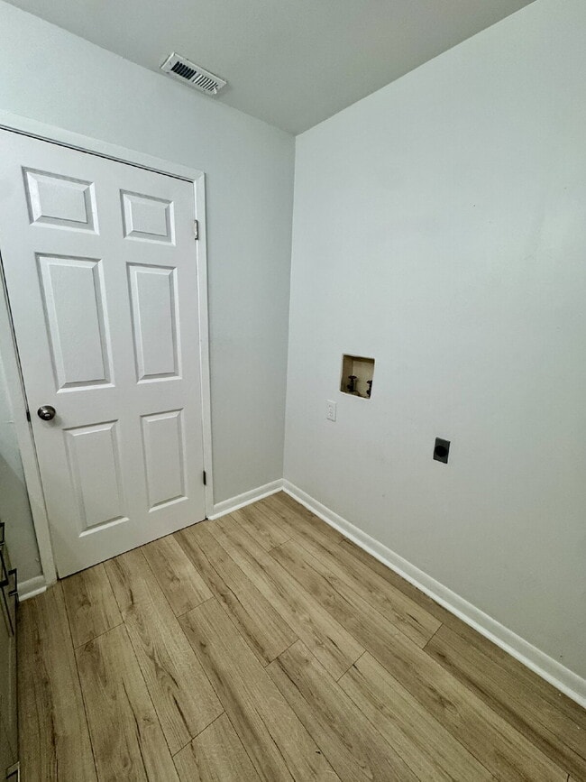 Building Photo - 8003 Beach Dr