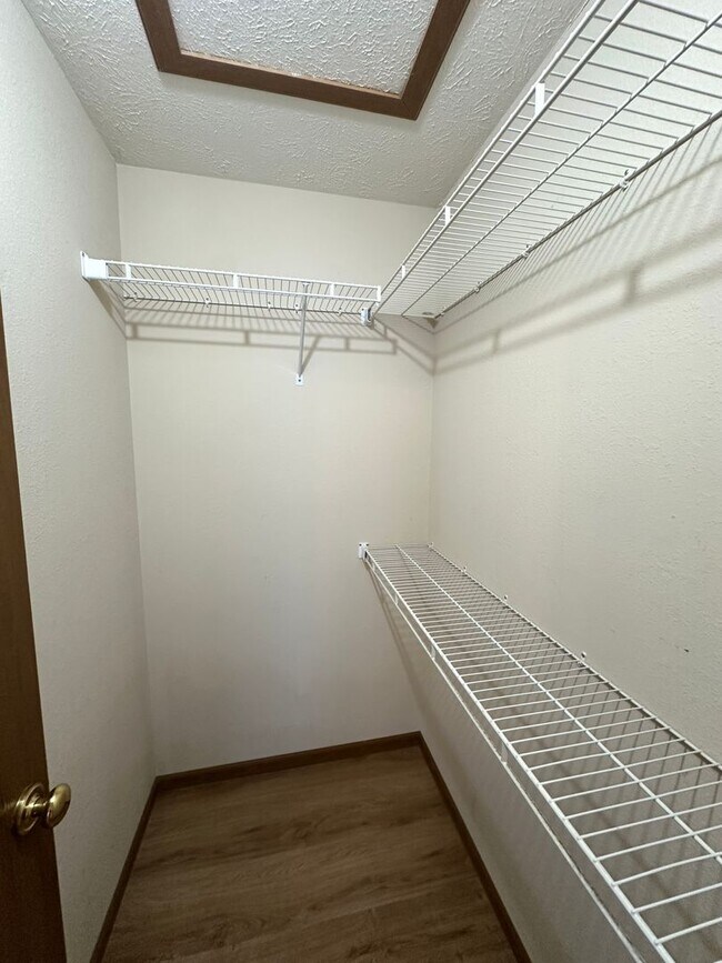 Building Photo - 3115 W Raynell St