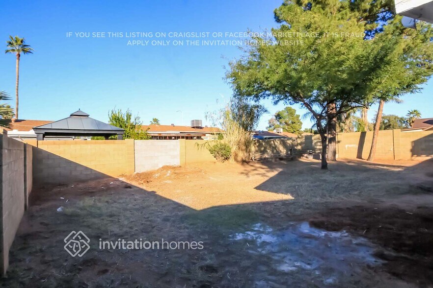 Building Photo - 3520 E Pueblo Ave