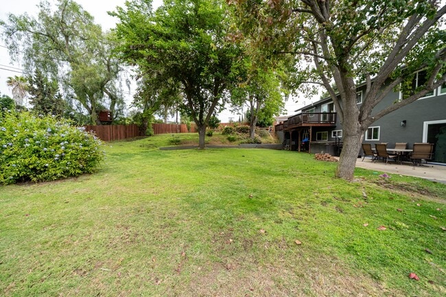Building Photo - 3709 Avenida Palo Verde