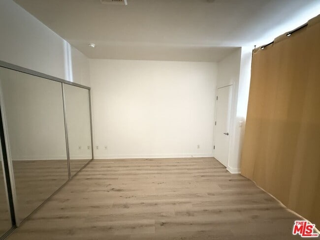 Building Photo - 3810 Wilshire Blvd