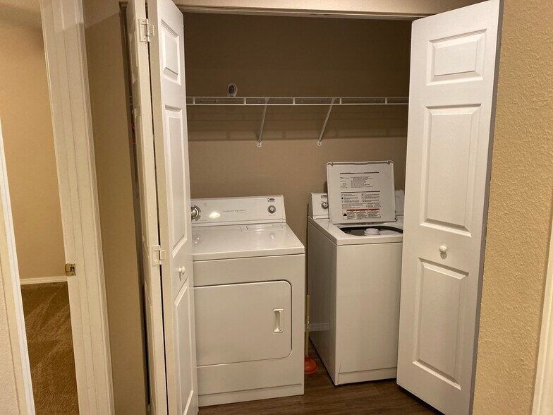 Building Photo - 144 Humanity Ln