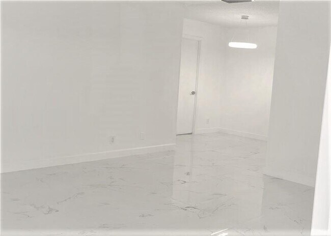 Building Photo - 348 S Federal Hwy