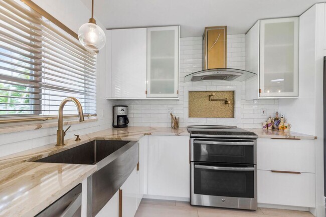 Building Photo - 5516 Colbright Rd