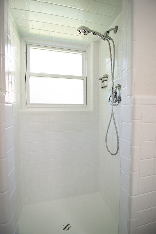 Building Photo - 7240 Balson Ave