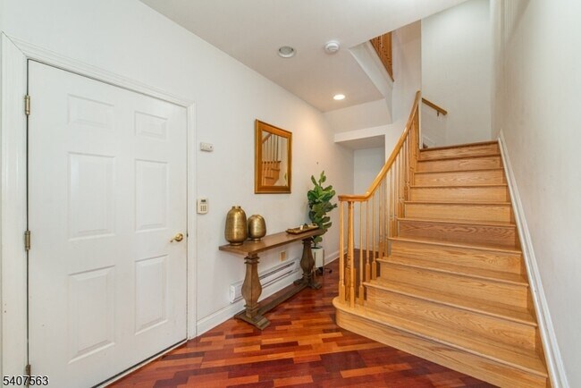 Building Photo - 115 Kensington Ln