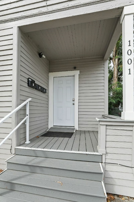 Building Photo - 1001 N Elm St