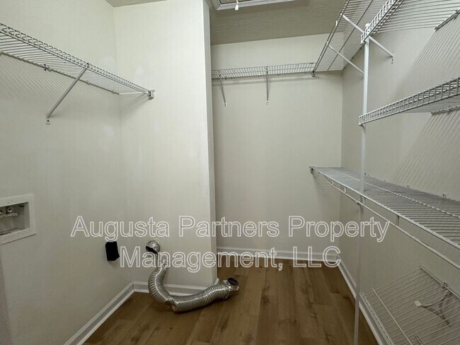 Building Photo - 5243 Aruba Cir