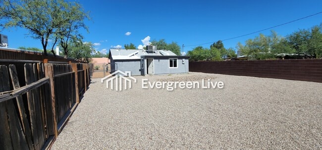 Building Photo - 3526 N Estrella Ave