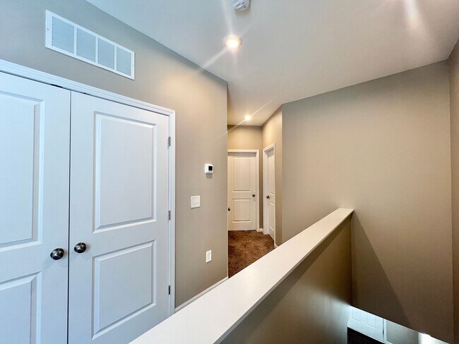 Building Photo - Newly Remodeled 3BD, 2.5BA Raleigh Townhom...