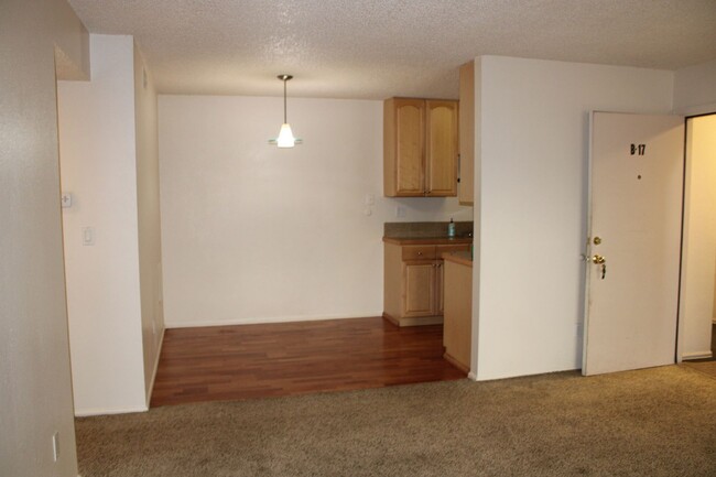 Building Photo - Bright 1st floor 2-bedroom condo at Arborwood