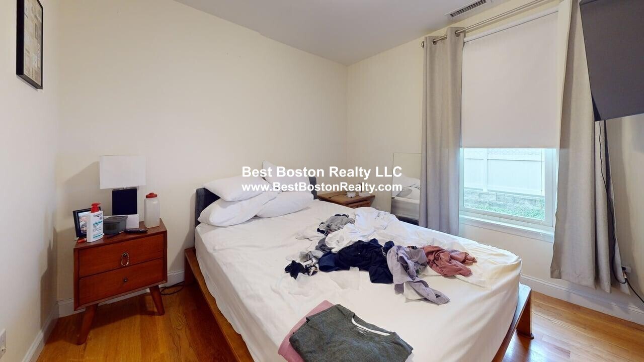 Building Photo - 23 Porter St