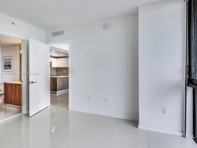 Building Photo - 5300 Paseo Blvd