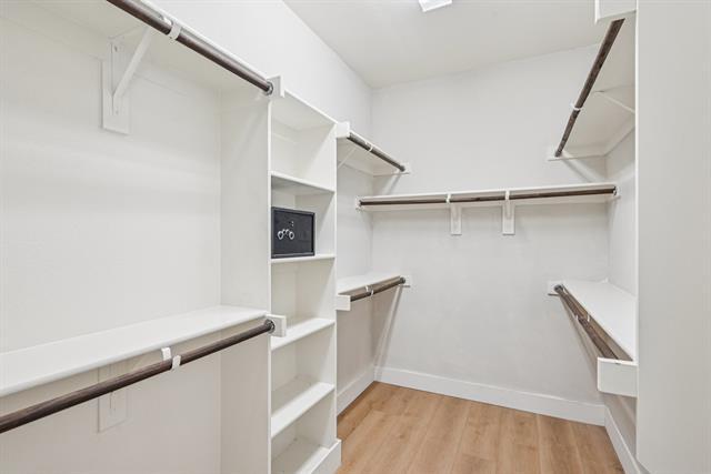 Building Photo - 6043 Oakmere Ln