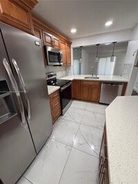 Building Photo - 862 NE 209th St