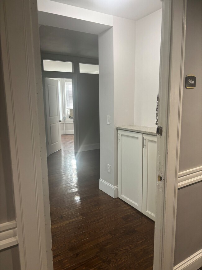 Building Photo - 91 Westland Ave