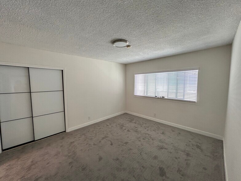 Master Bedroom Window - 325 S Doheny Dr