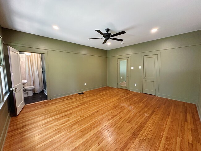 Building Photo - 2726 Sanger Ave
