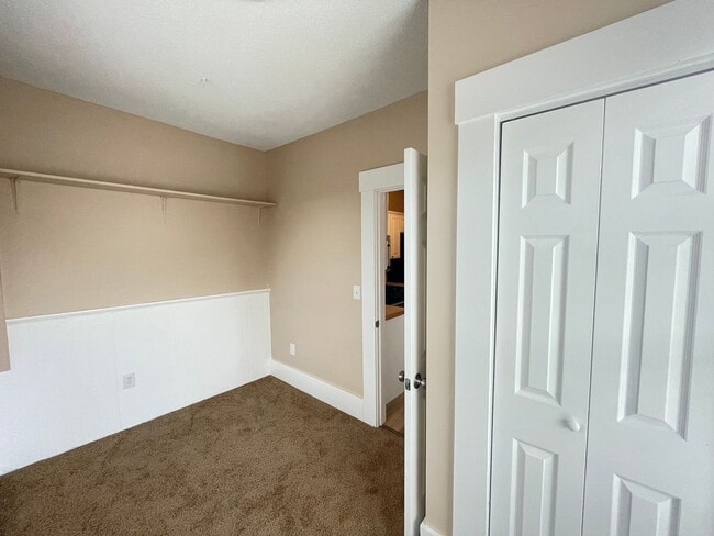 Building Photo - 46 Glass St